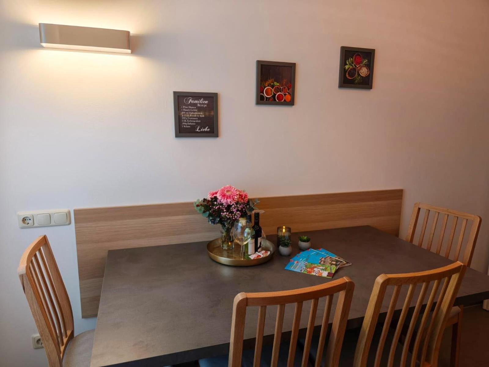 Apartment Falk Homes- Luxus Apartment, Ideal Fuer Geschaeftsreisende & Familien - Nahe Messe, Mit Balkon, Arbeitsplatz & Parkplatz Im Zentrum Nuernbergs, Self Check-in Nürnberg