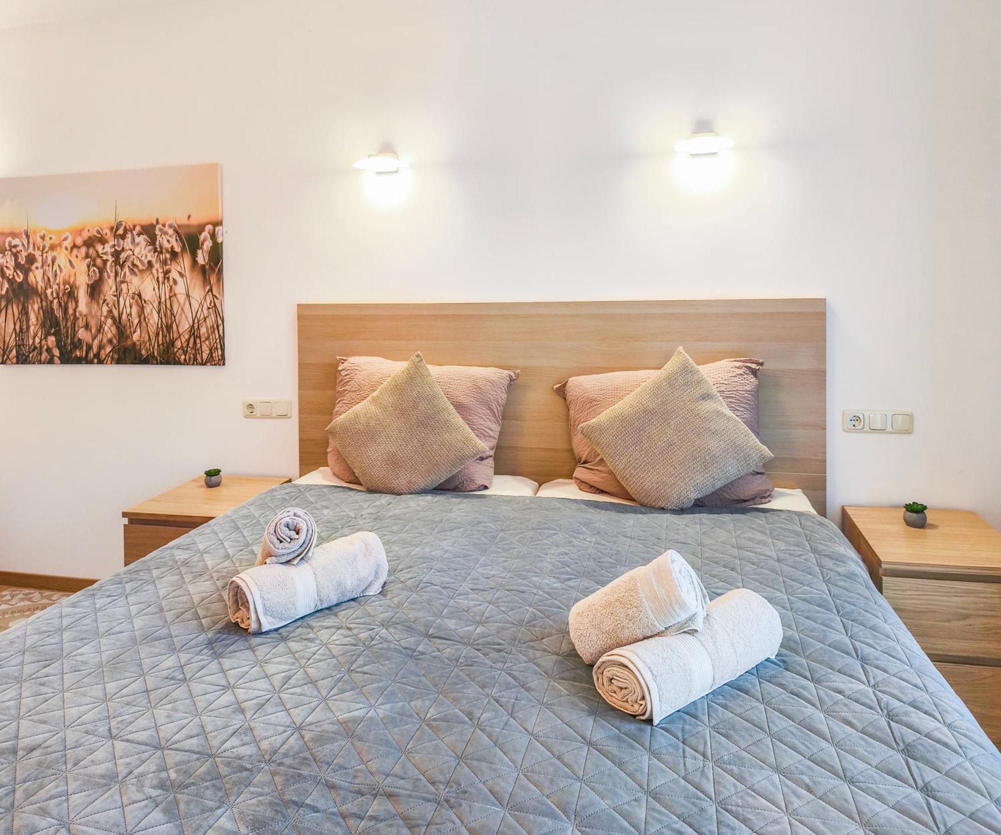 Falk Homes- Luxus Apartment, Ideal Fuer Geschaeftsreisende & Familien - Nahe Messe, Mit Balkon, Arbeitsplatz & Parkplatz Im Zentrum Nuernbergs, Self Check-in * Nürnberg