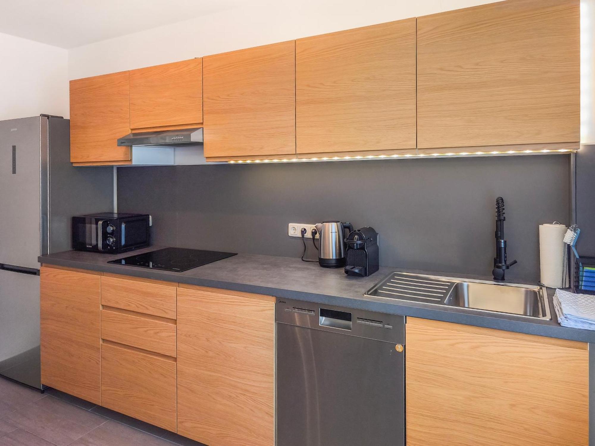 Apartment Falk Homes- Luxus Apartment, Ideal Fuer Geschaeftsreisende & Familien - Nahe Messe, Mit Balkon, Arbeitsplatz & Parkplatz Im Zentrum Nuernbergs, Self Check-in *