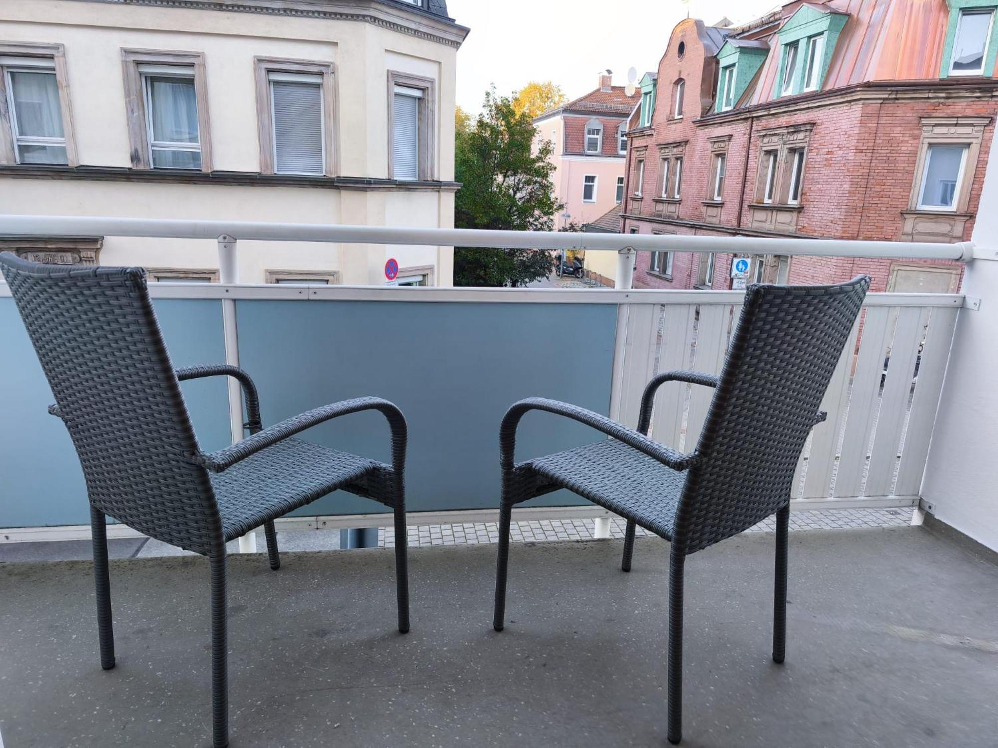 Falk Homes- Luxus Apartment, Ideal Fuer Geschaeftsreisende & Familien - Nahe Messe, Mit Balkon, Arbeitsplatz & Parkplatz Im Zentrum Nuernbergs, Self Check-in * Nürnberg