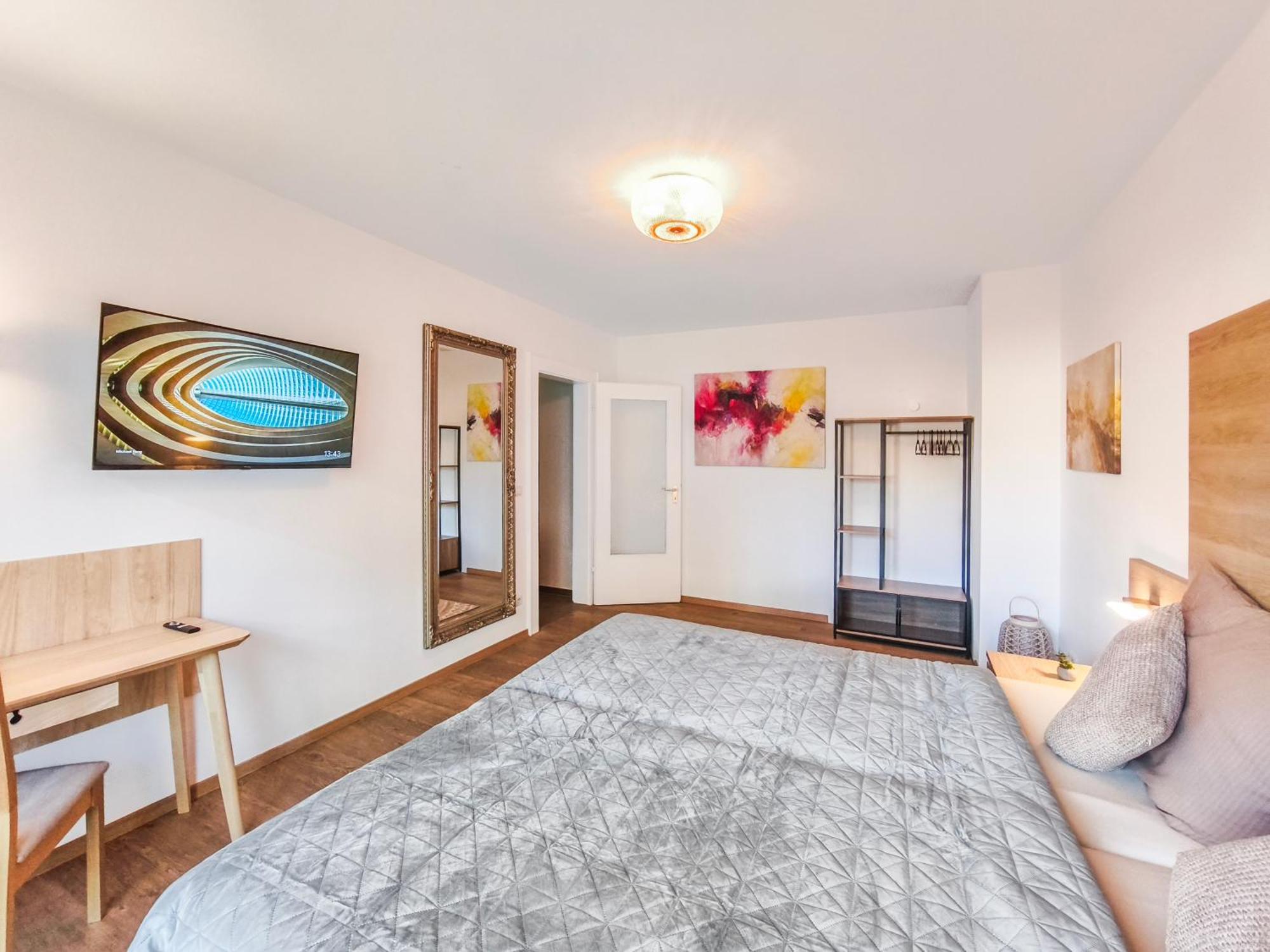 Apartment Falk Homes- Luxus Apartment, Ideal Fuer Geschaeftsreisende & Familien - Nahe Messe, Mit Balkon, Arbeitsplatz & Parkplatz Im Zentrum Nuernbergs, Self Check-in *