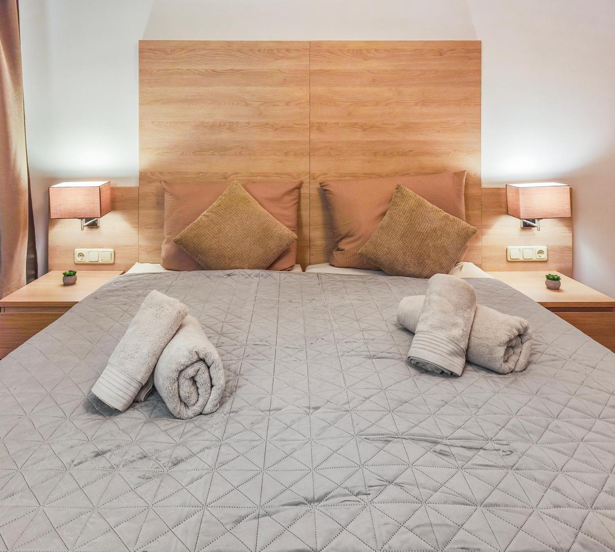 Apartment Falk Homes- Luxus Apartment, Ideal Fuer Geschaeftsreisende & Familien - Nahe Messe, Mit Balkon, Arbeitsplatz & Parkplatz Im Zentrum Nuernbergs, Self Check-in *